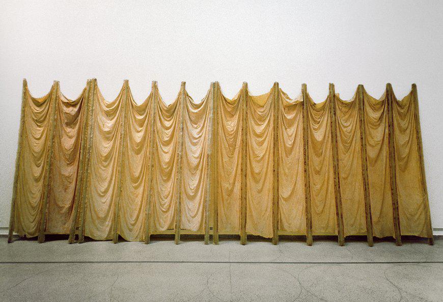 Expanded Expansion, Eva Hesse, 1969, Fibre de verre, résine de polyester, latex et étamine, Solomon R. Guggenheim Museum, New York