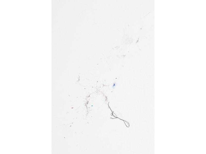 Michail Michailov. Dust to dust #10. Lápices de colores sobre papel. Galería Projektraum Viktor Bucher.