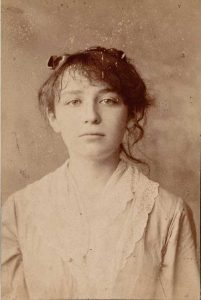Portrait de Camille Claudel à 20 ans, César, 1884, photographie, musée Rodin 