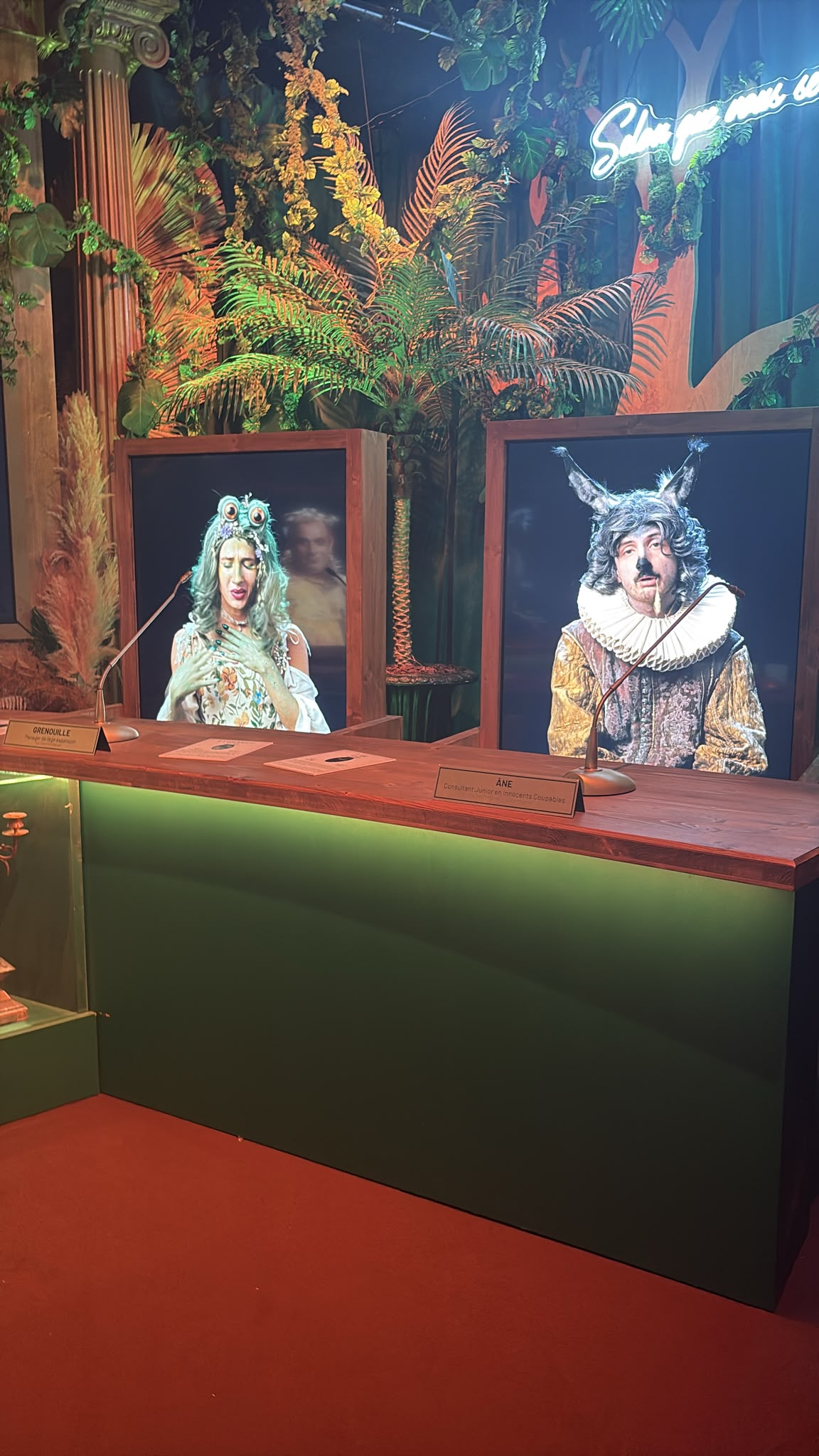 La Grenouille et l'Âne incarnés de façon décalée à la Cité Immersive des Fables