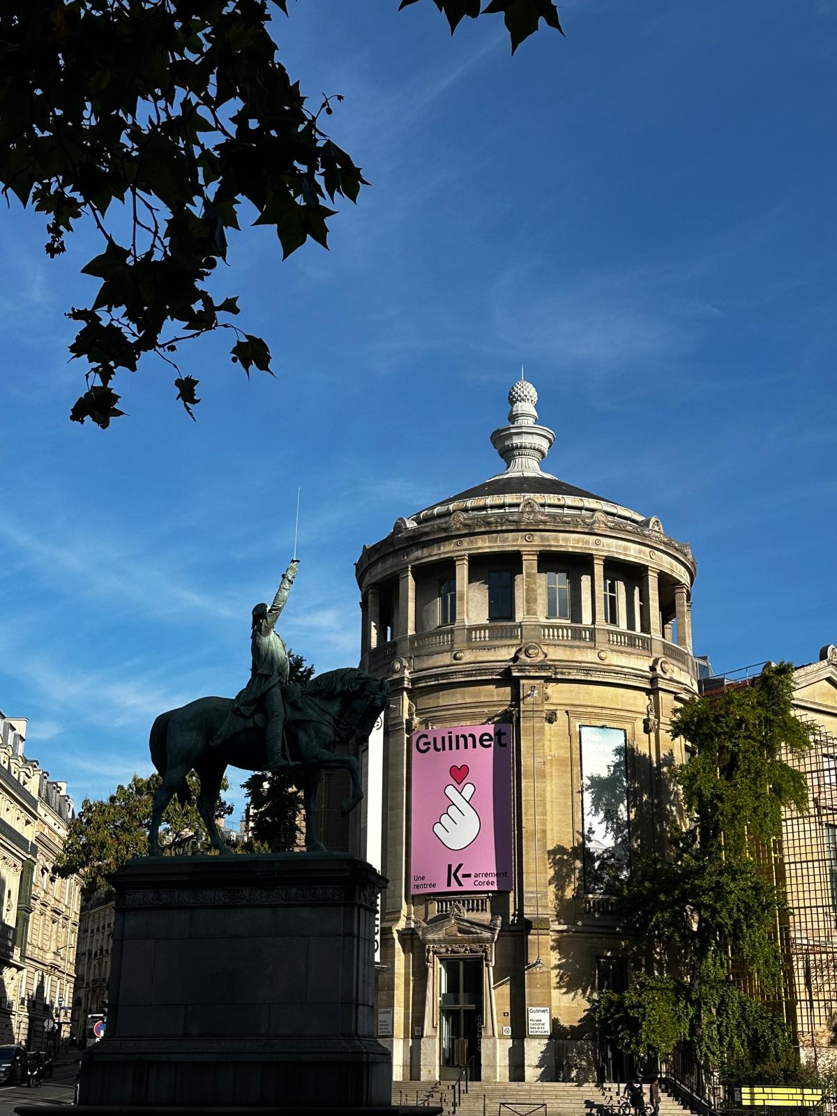 Le musée Guimet et sa rotonde, banderole de la rentrée coréenne